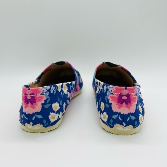 GROVE BAGS WOMENS FLAT SLIP ON SHOES WITH DOG/FLORAL DESIGN SIZE 7 NWOT - Picture 4 of 9